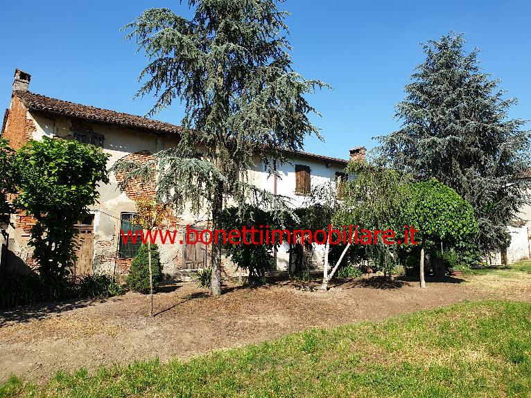 Cascina per più famiglie