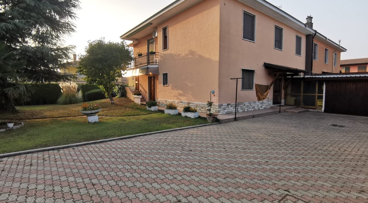 WhatsApp Image 2024-03-15 at 11.06.48 (1)